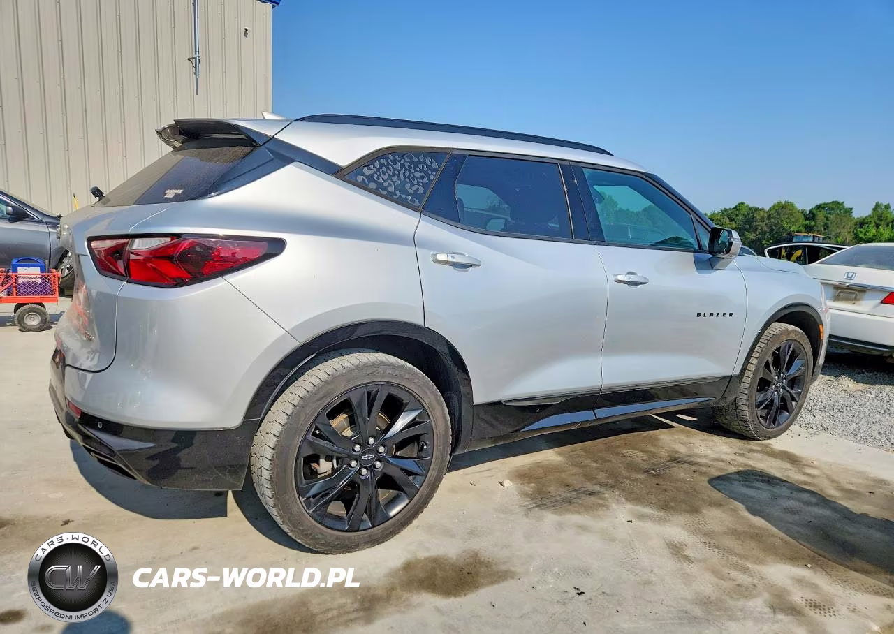 2021 Chevrolet Blazer Rs VIN:3GNKBERS4MS585823 - 3