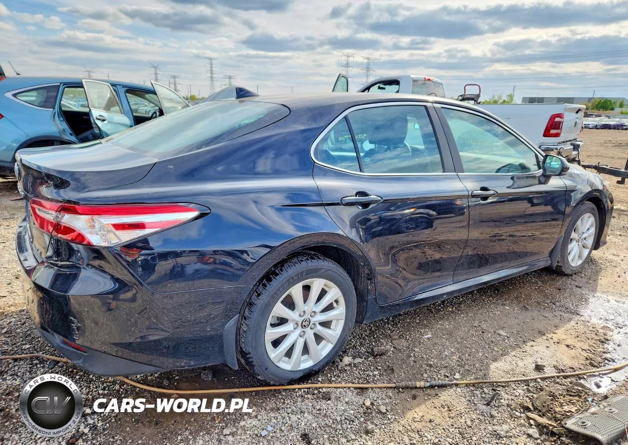 2020 Toyota Camry Le VIN:4T1C11AK4LU381859 - 3