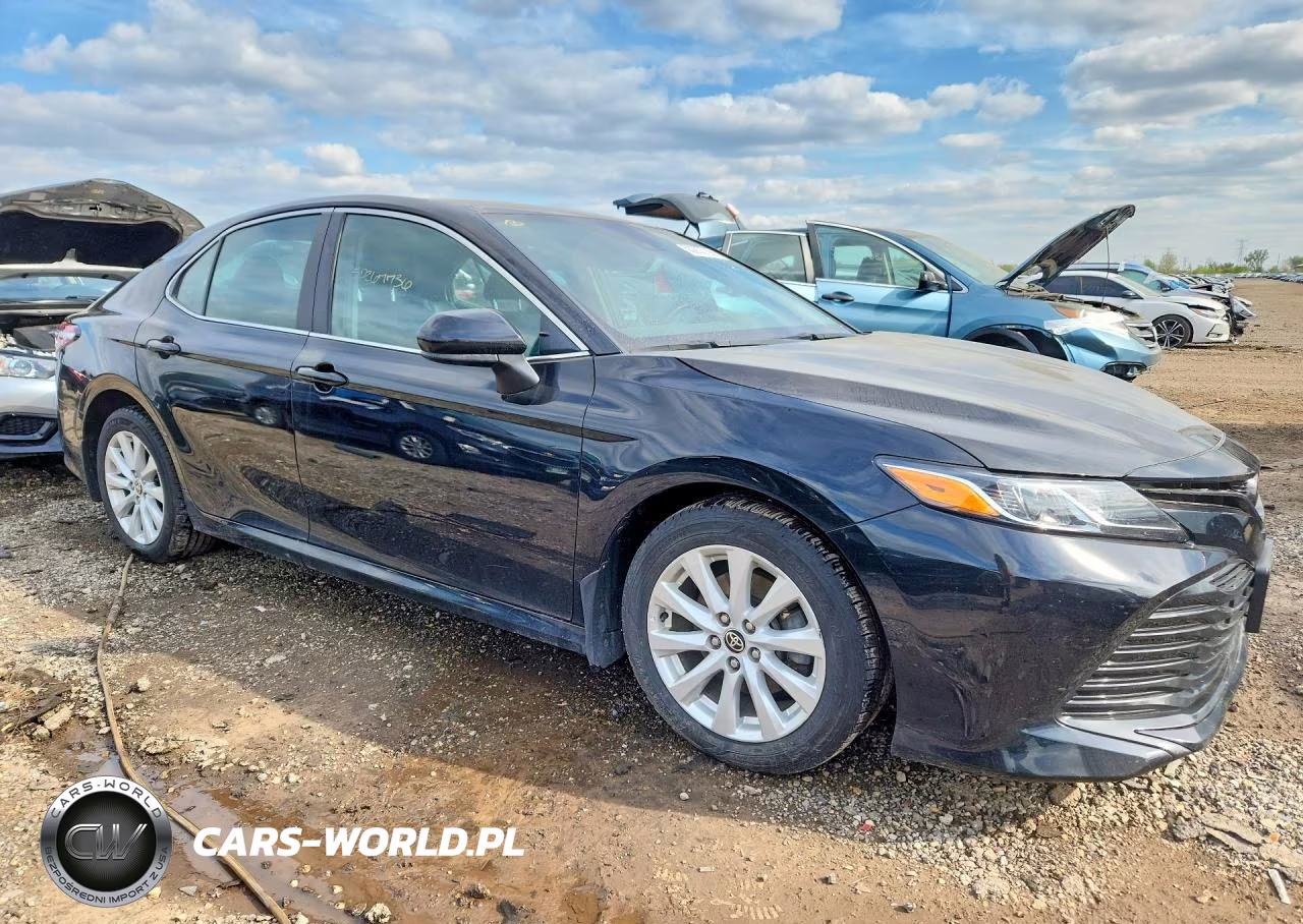 2020 Toyota Camry Le VIN:4T1C11AK4LU381859 - 4
