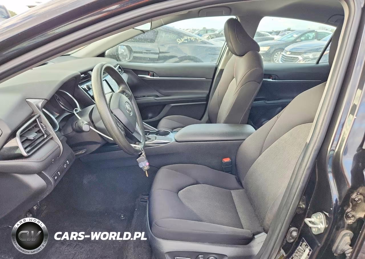 2020 Toyota Camry Le VIN:4T1C11AK4LU381859 - 7