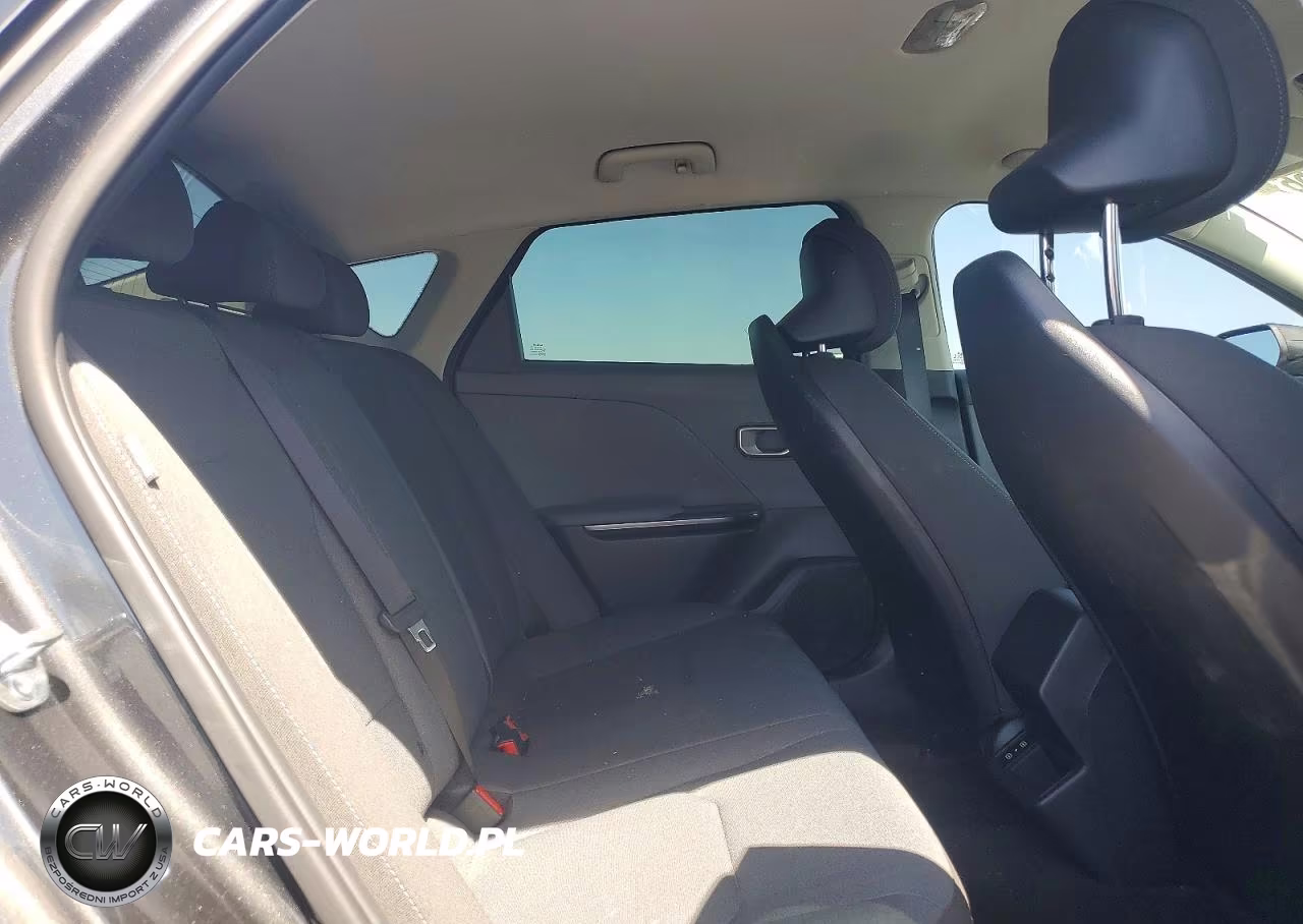 2025 Kia K4 Lxs VIN:3KPFT4DE8SE161950 - 10