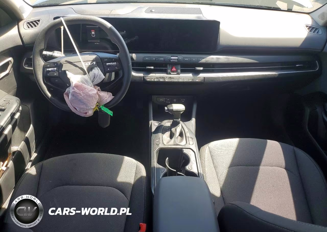 2025 Kia K4 Lxs VIN:3KPFT4DE8SE161950 - 8