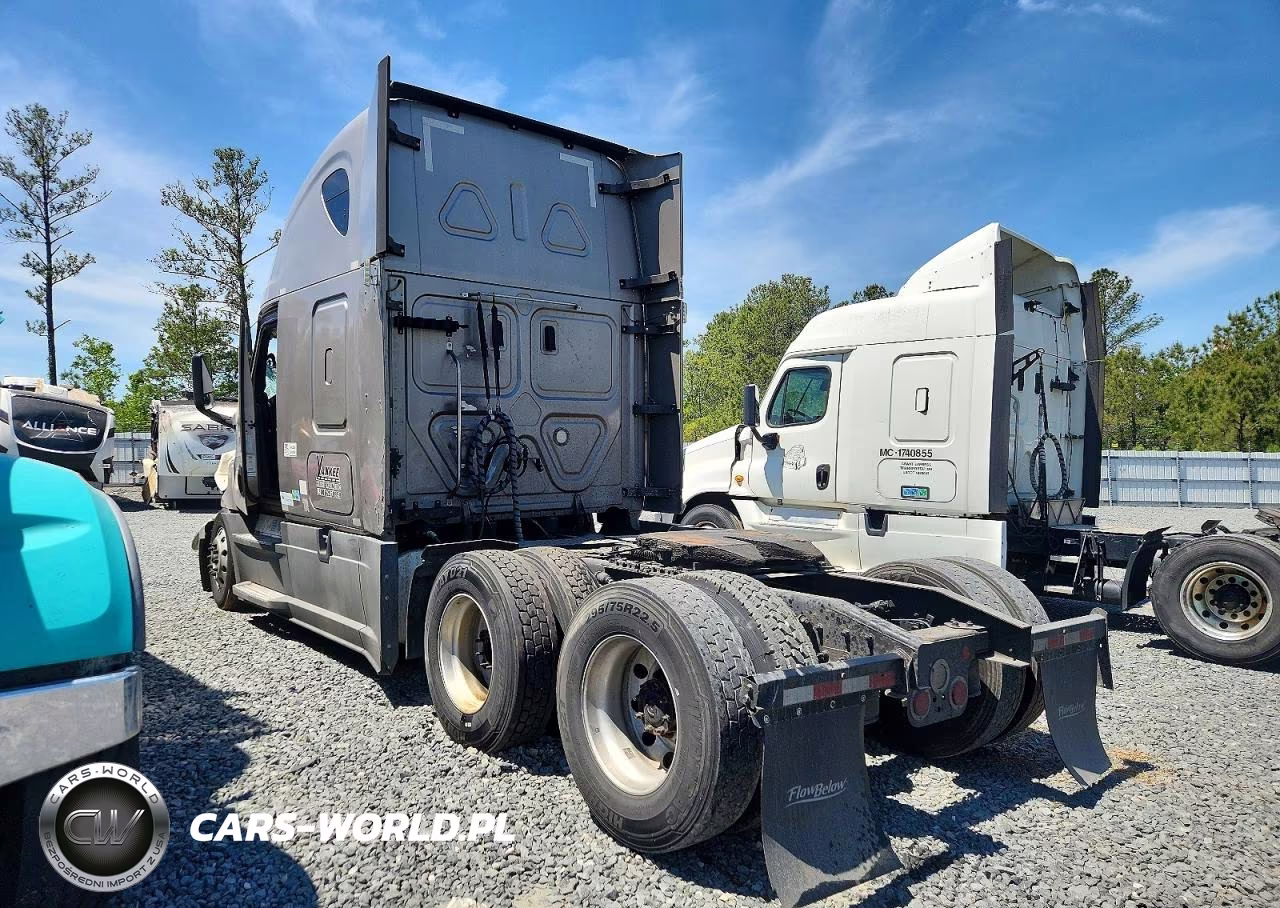 2019 Freightliner Cascadia 126 Semi Truck VIN:3AKJHHDR1KSKC0858 - 3
