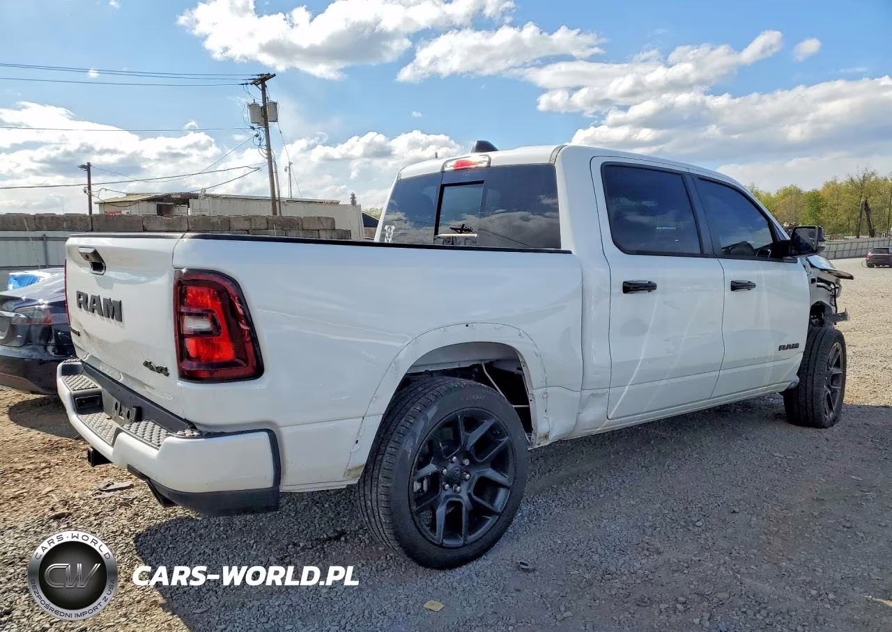 2025 Ram 1500 Laramie VIN:1C6SRFJP7SN558034 - 3