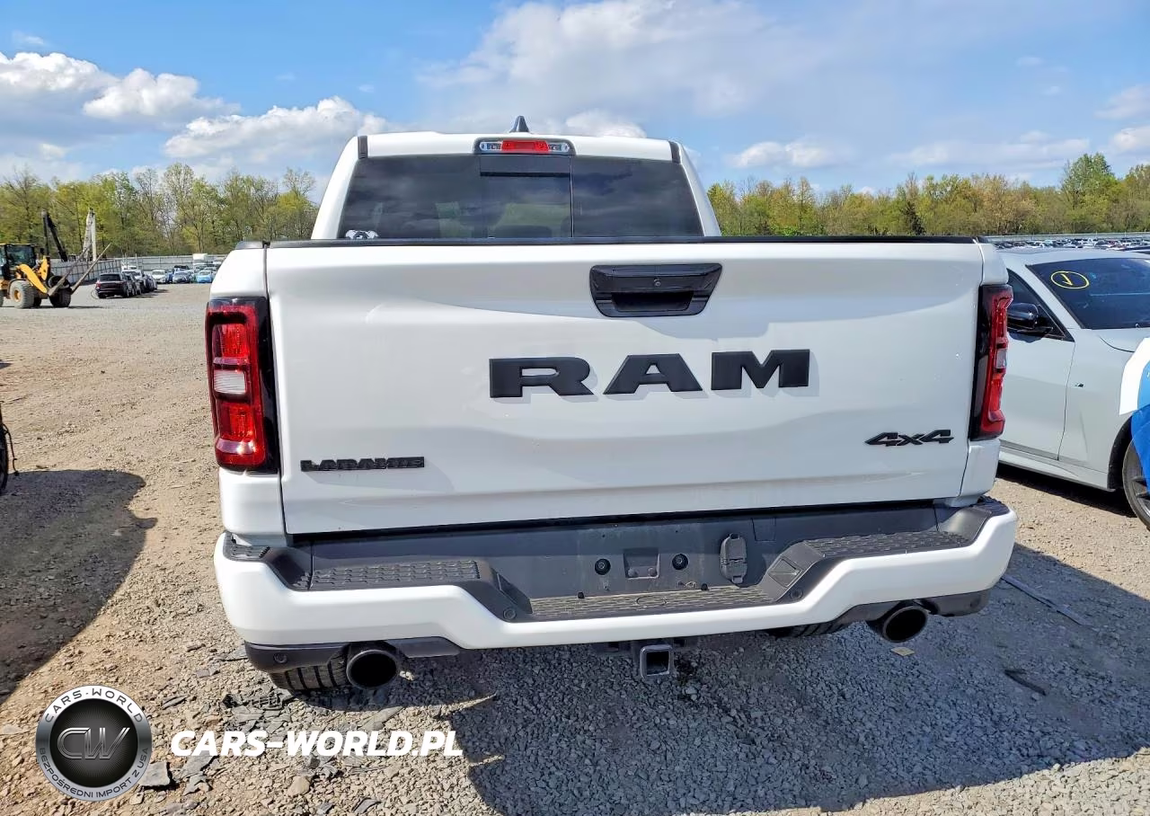 2025 Ram 1500 Laramie VIN:1C6SRFJP7SN558034 - 6