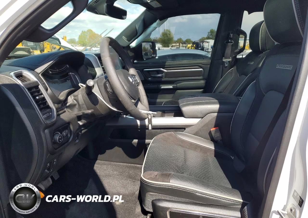 2025 Ram 1500 Laramie VIN:1C6SRFJP7SN558034 - 7