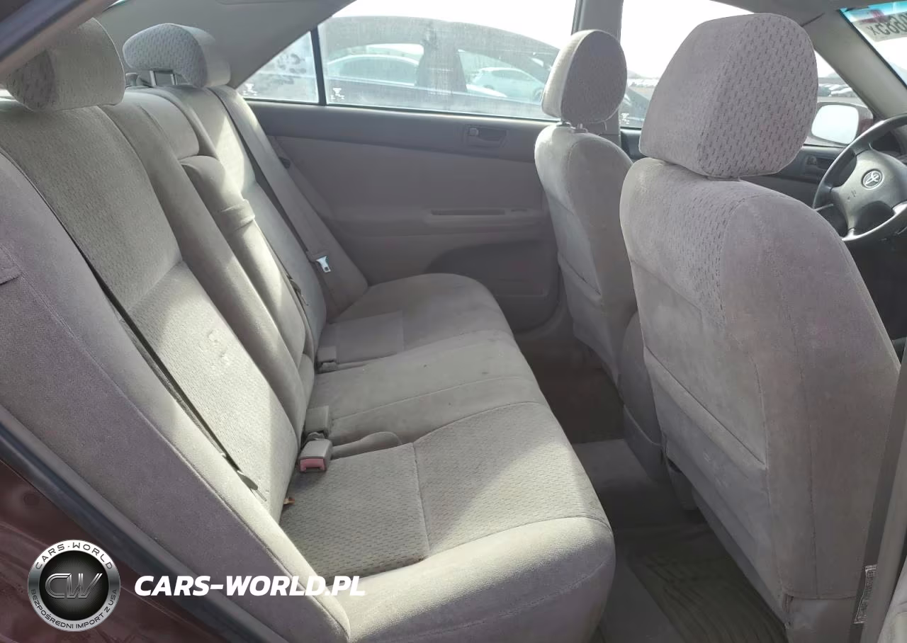 2002 Toyota Camry Le VIN:4T1BE32K72U063467 - 10