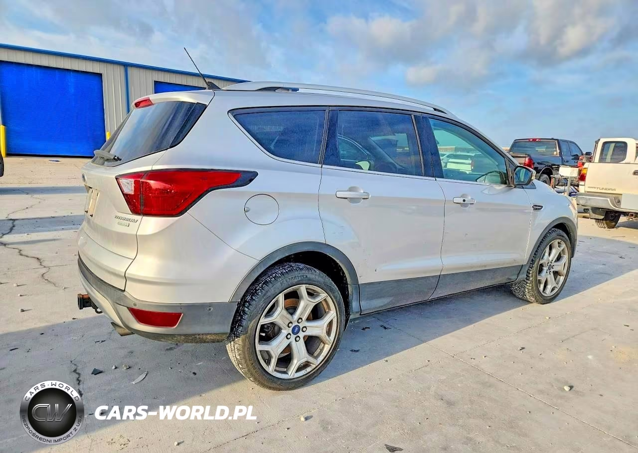 2019 Ford Escape Titanium VIN:1FMCU0J90KUA20674 - 3