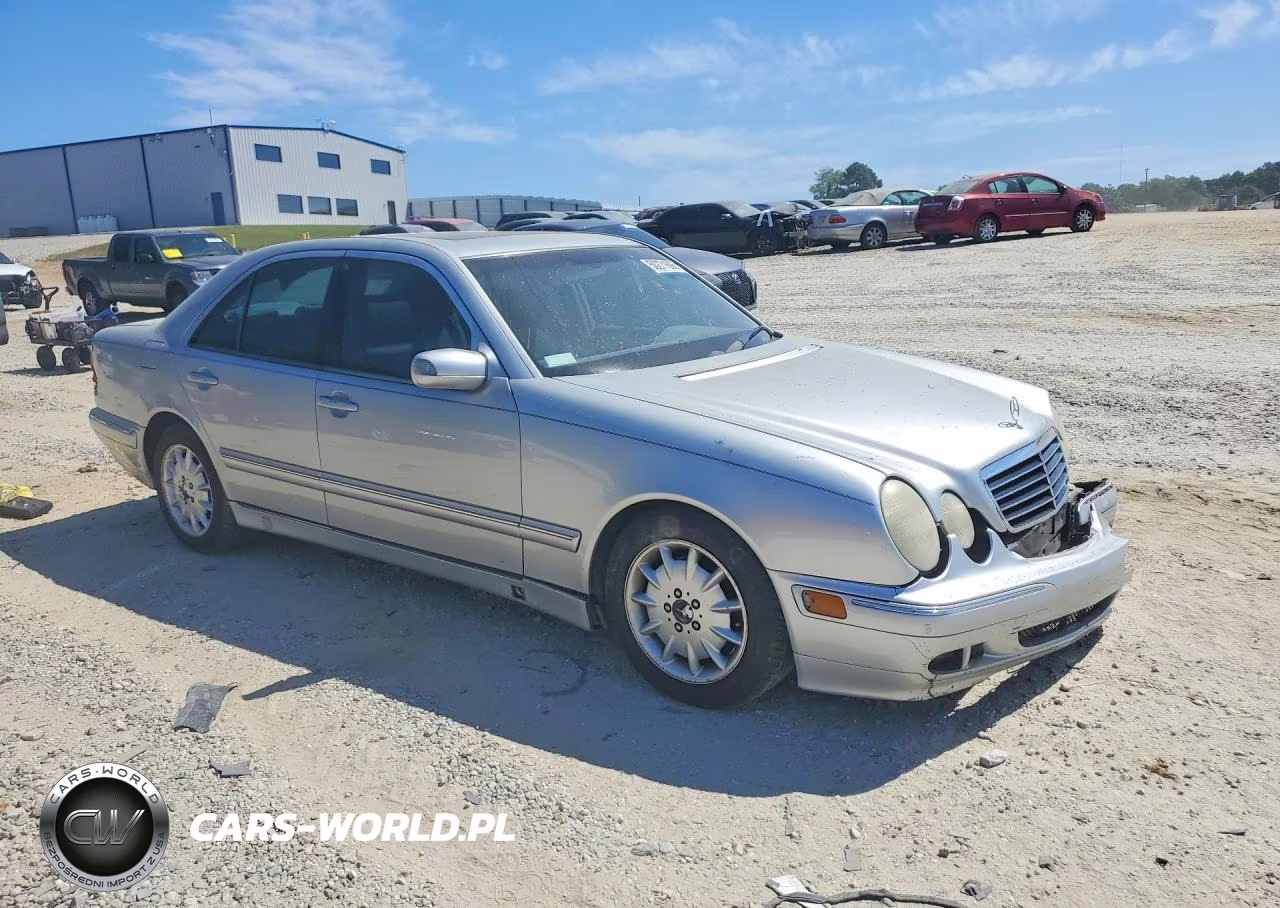 2000 Mercedes-Benz E 320 VIN:WDBJF65J0YB094192 - 4