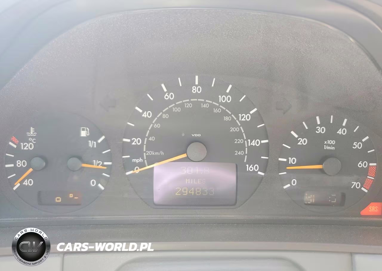 2000 Mercedes-Benz E 320 VIN:WDBJF65J0YB094192 - 9