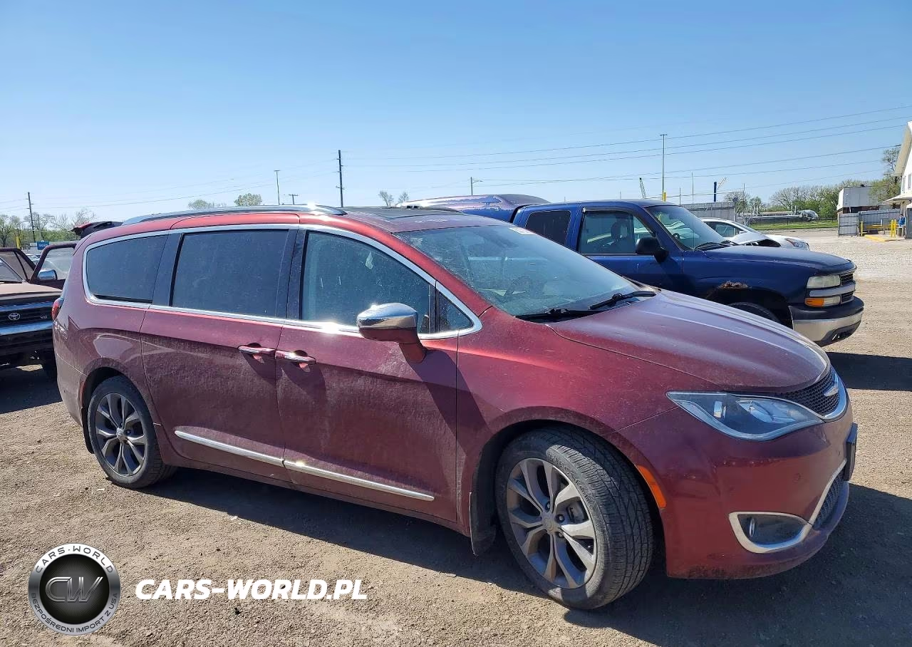 2019 Chrysler Pacifica Limited VIN:2C4RC1GG7KR616083 - 4