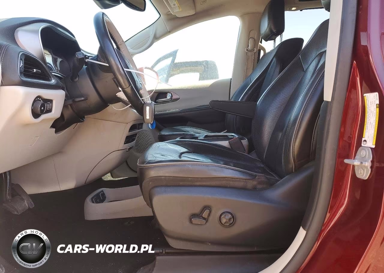 2019 Chrysler Pacifica Limited VIN:2C4RC1GG7KR616083 - 7