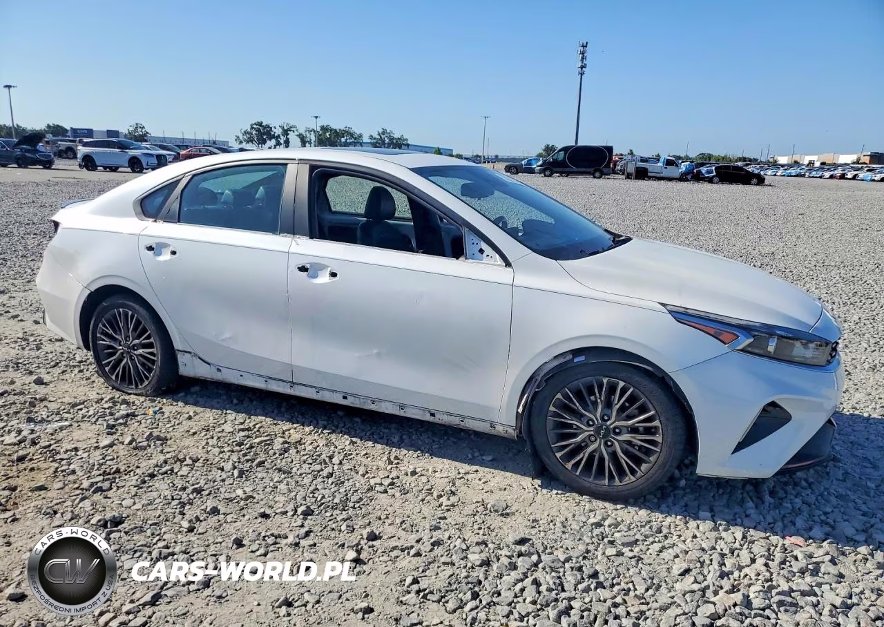 2022 Kia Forte Gt Line VIN:3KPF54AD0NE444353 - 4