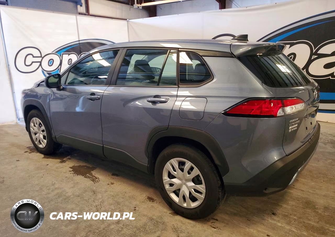 2024 Toyota Corolla Cross L VIN:7MUAAABG7RV108584 - 2