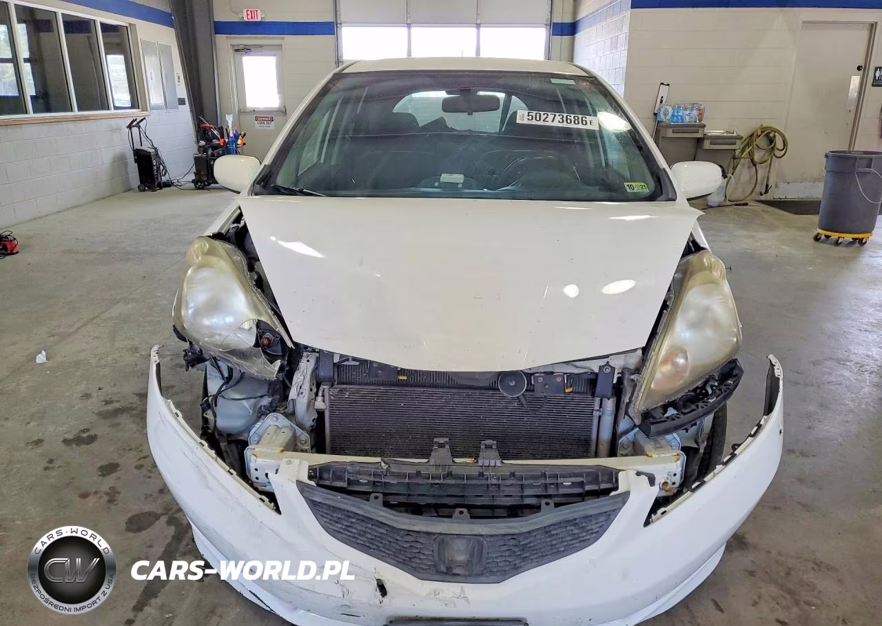 2011 Honda Fit Sport VIN:JHMGE8H61BS009335 - 5