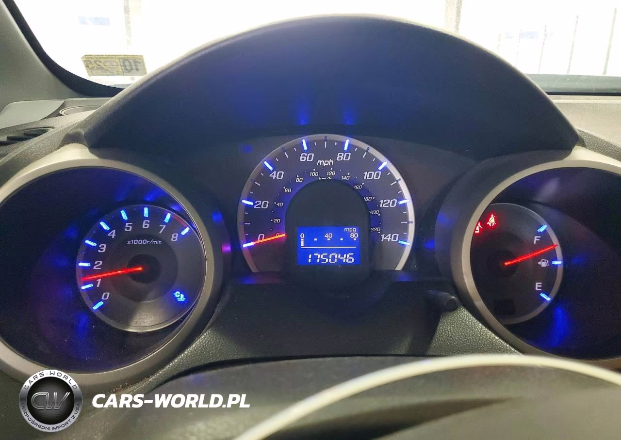2011 Honda Fit Sport VIN:JHMGE8H61BS009335 - 9