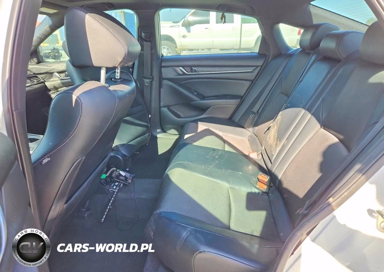 2018 Honda Accord Sport VIN:1HGCV2F3XJA046492 - 10