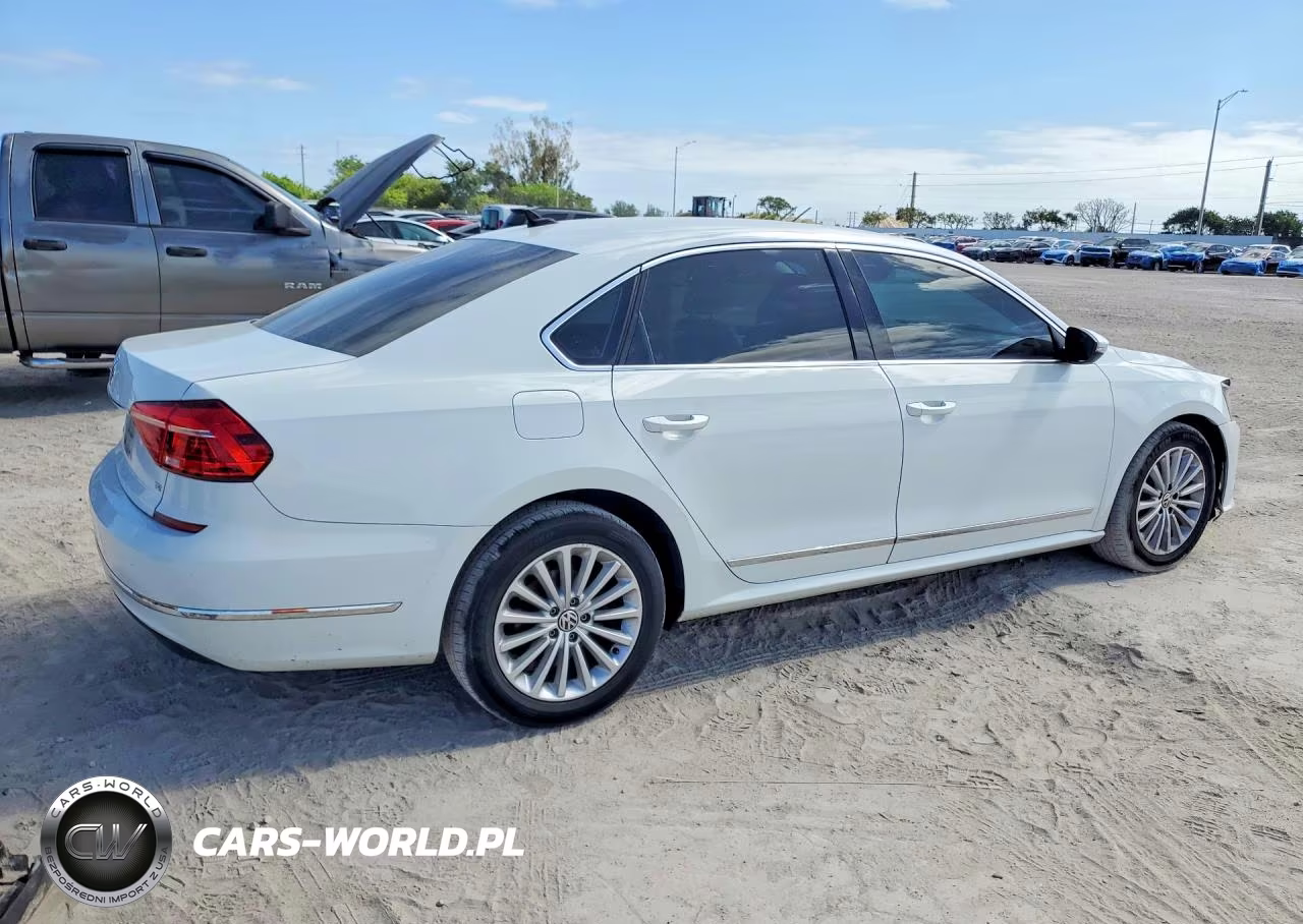 2016 Volkswagen Passat Se VIN:1VWBT7A3XGC048970 - 3