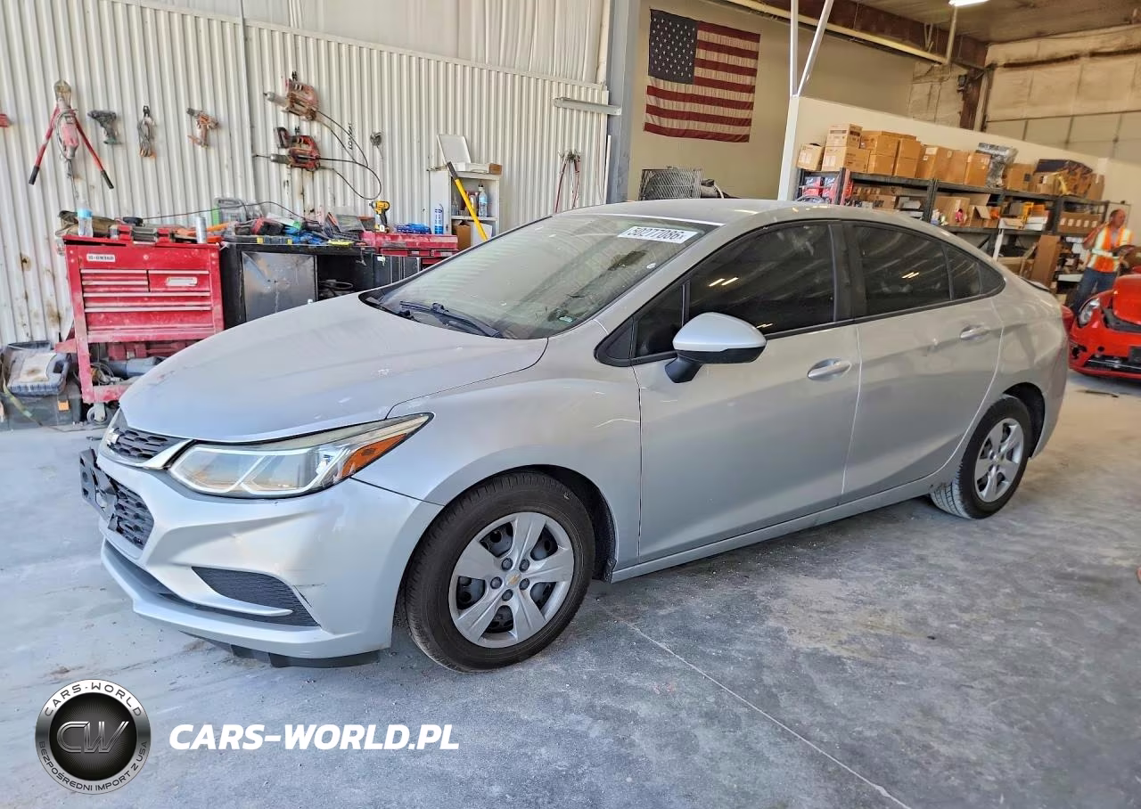 2017 Chevrolet Cruze Ls – zdjęcie 1 z 12