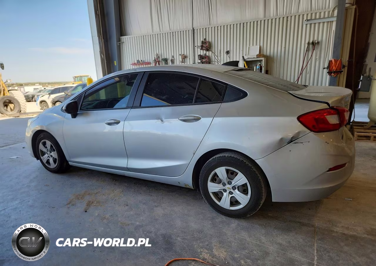 2017 Chevrolet Cruze Ls VIN:1G1BC5SM8H7271381 - 2