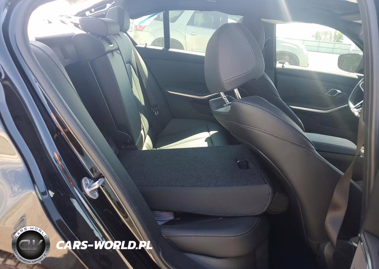 2025 BMW M340Xi VIN:3MW69FT0XS8F45627 - 10