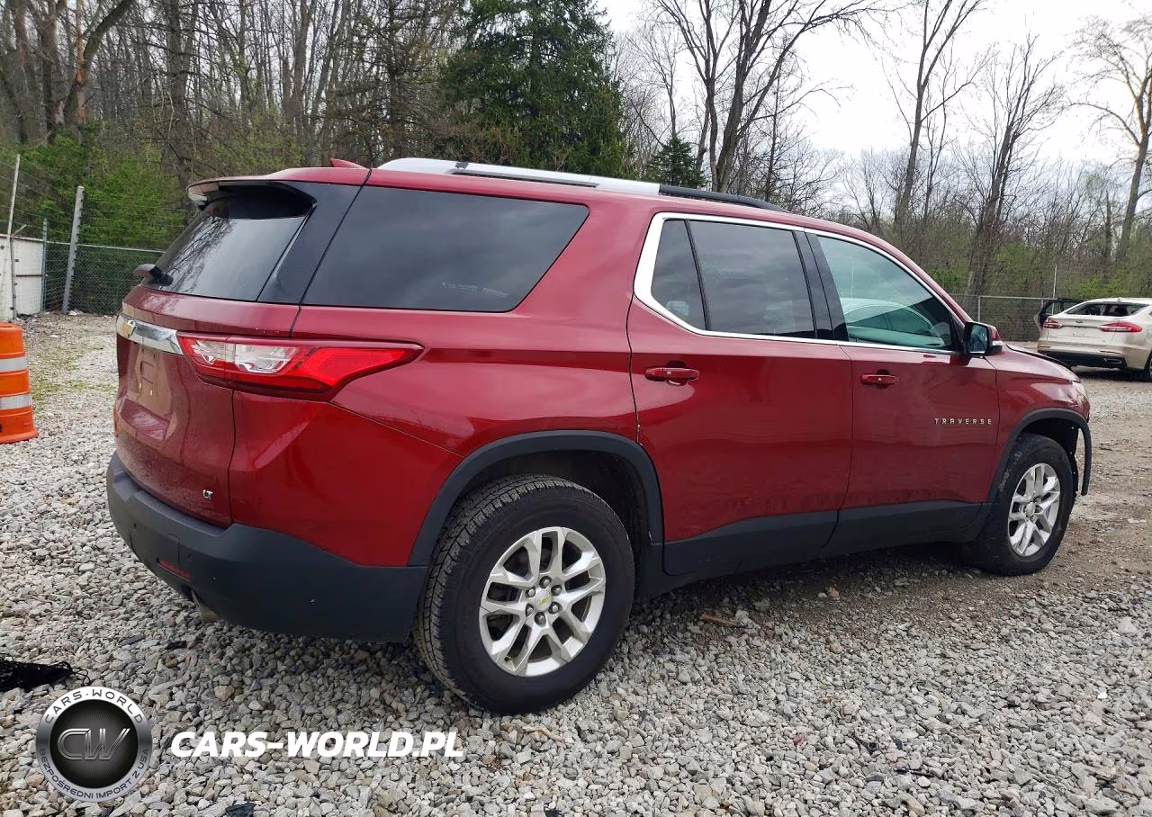 2018 Chevrolet Traverse Lt VIN:1GNERGKW0JJ141000 - 3