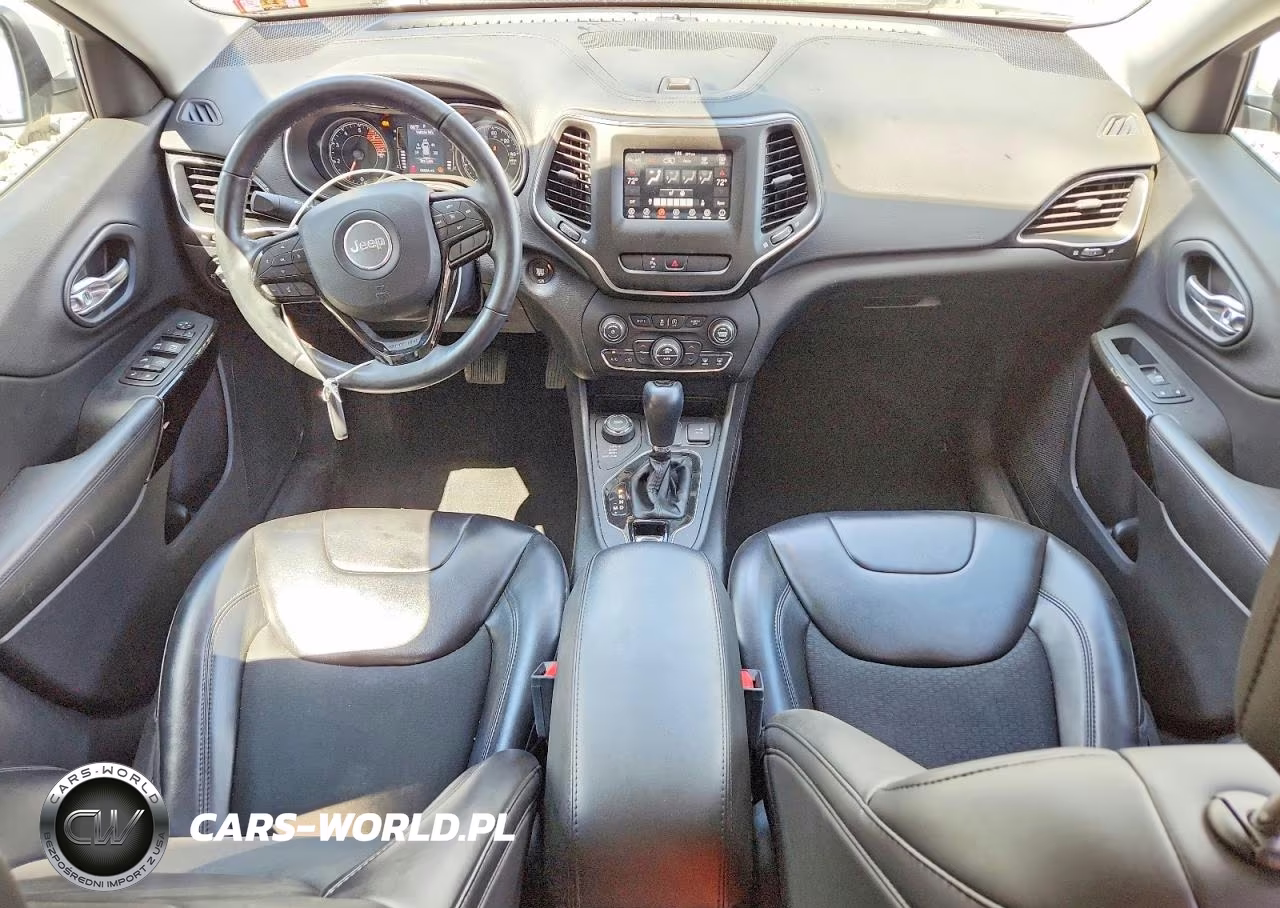 2019 Jeep Cherokee Latitude Plus VIN:1C4PJMLN5KD443203 - 8