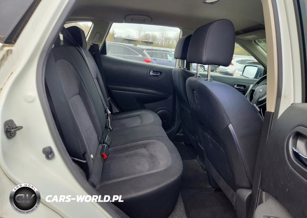 2015 Nissan Rogue Select S VIN:JN8AS5MV0FW750901 - 11