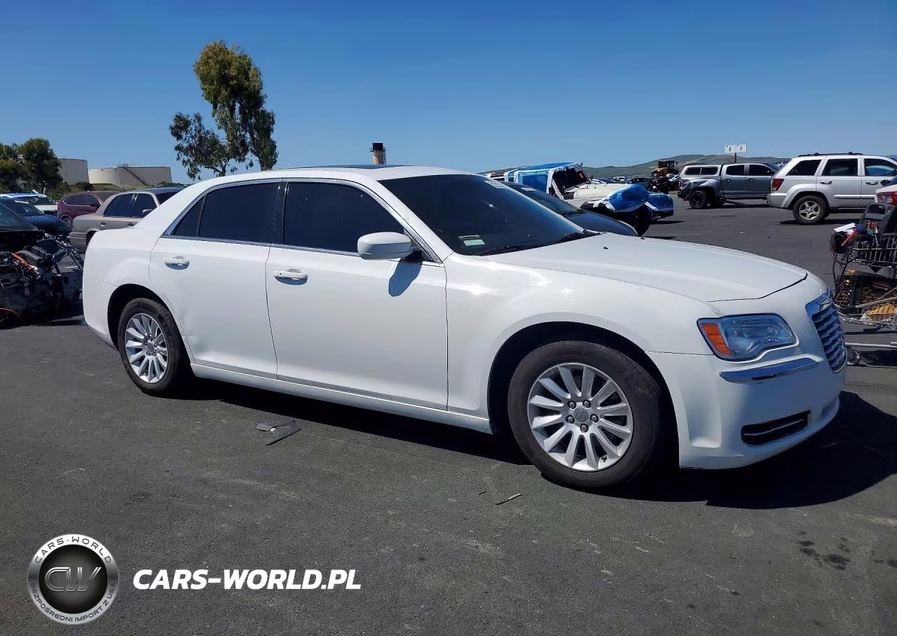 2014 Chrysler 300 VIN:2C3CCAAG3EH382618 - 4