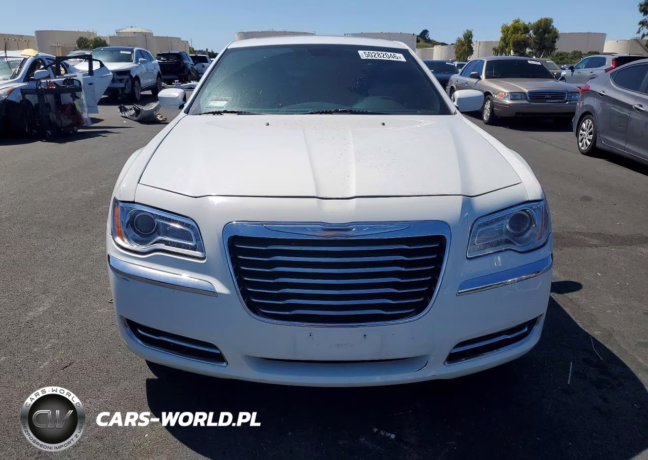 2014 Chrysler 300 VIN:2C3CCAAG3EH382618 - 5