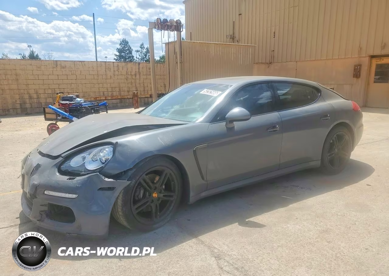 2016 Porsche Panamera 2