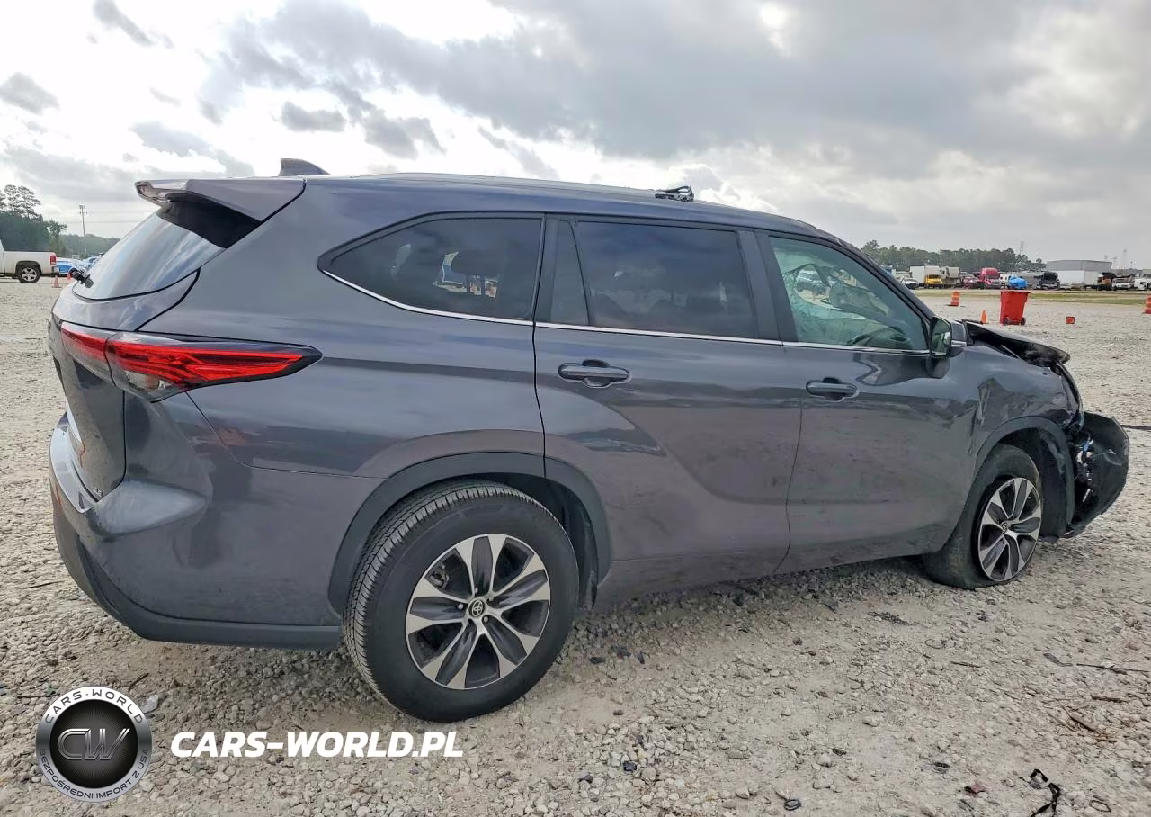 2023 Toyota Highlander Xle VIN:5TDKDRAH7PS023918 - 3