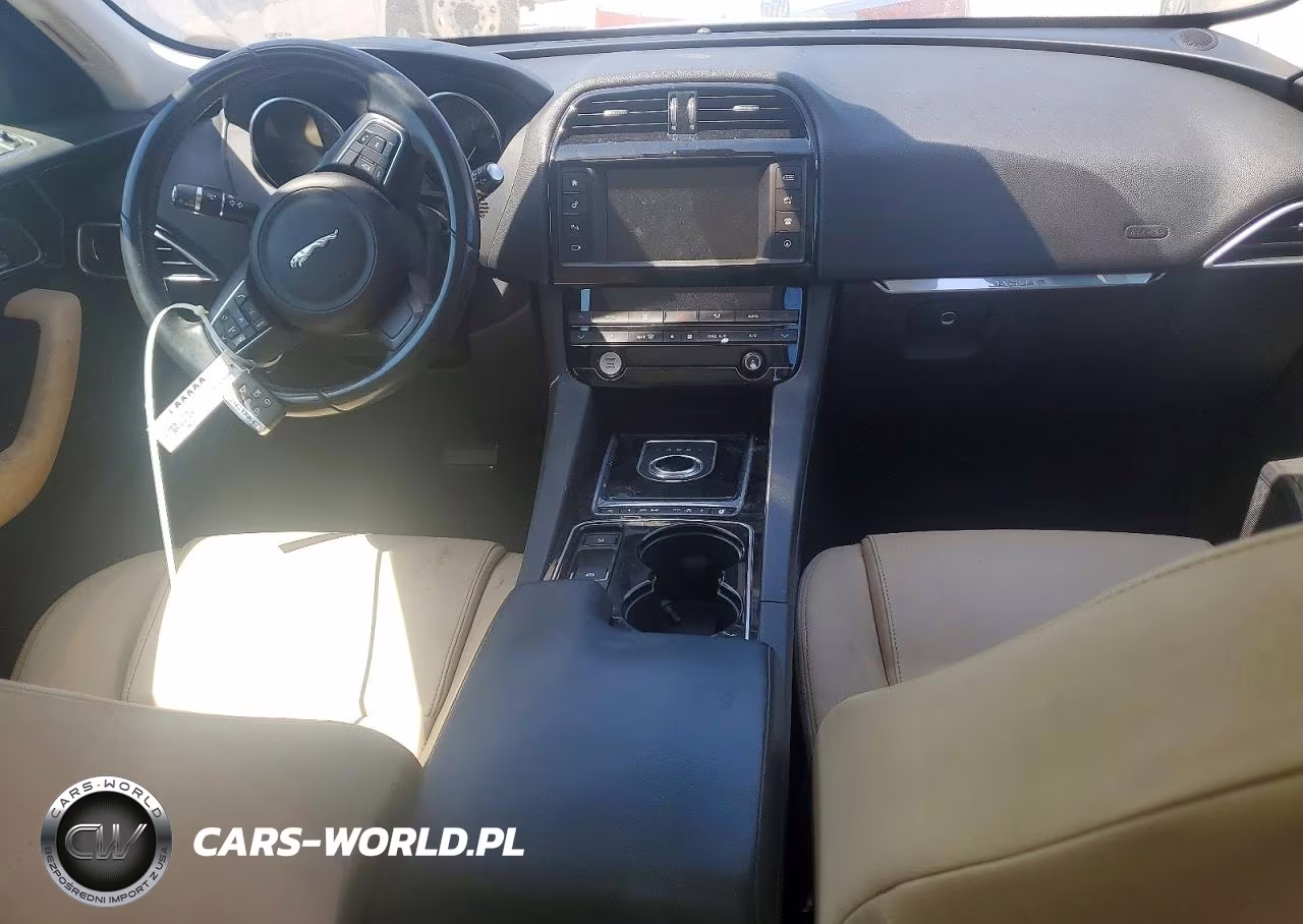2017 Jaguar F-Pace Premium VIN:SADCJ2BN7HA090868 - 8