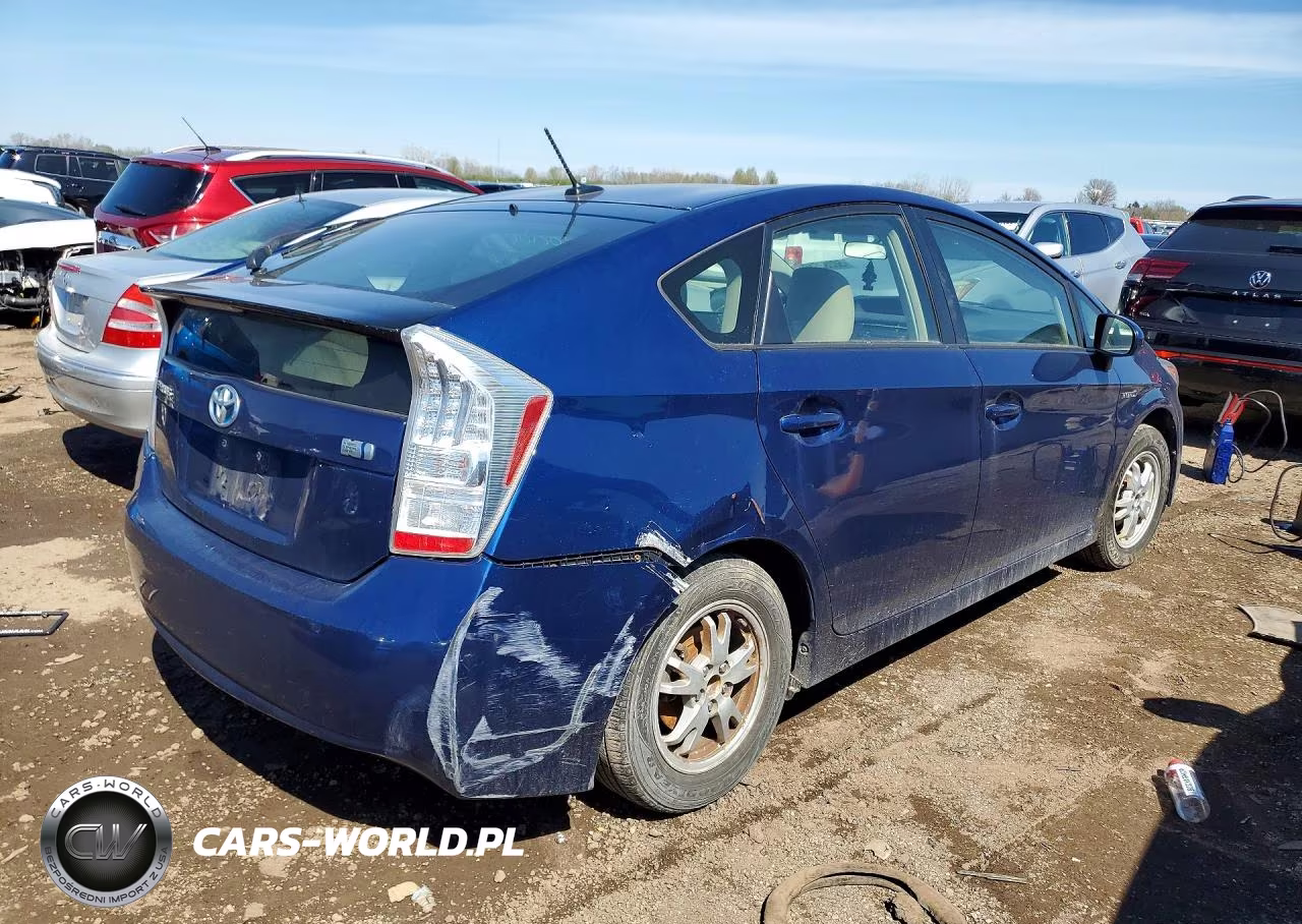 2011 Toyota Prius Two VIN:JTDKN3DU3B1467872 - 3