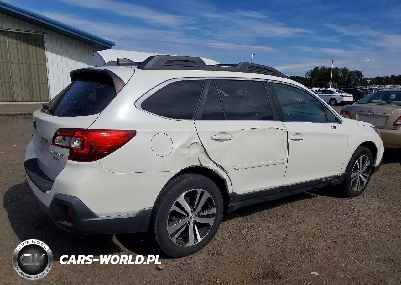 2018 Subaru Outback 3.6R Limited VIN:4S4BSENC6J3344270 - 3