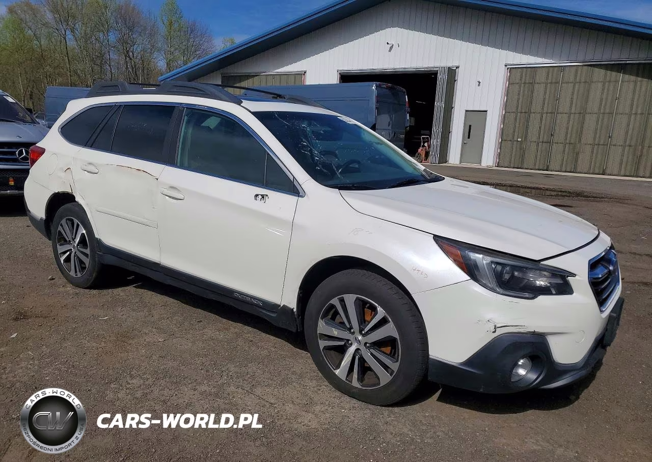 2018 Subaru Outback 3.6R Limited VIN:4S4BSENC6J3344270 - 4