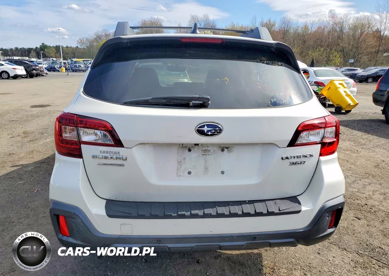 2018 Subaru Outback 3.6R Limited VIN:4S4BSENC6J3344270 - 6
