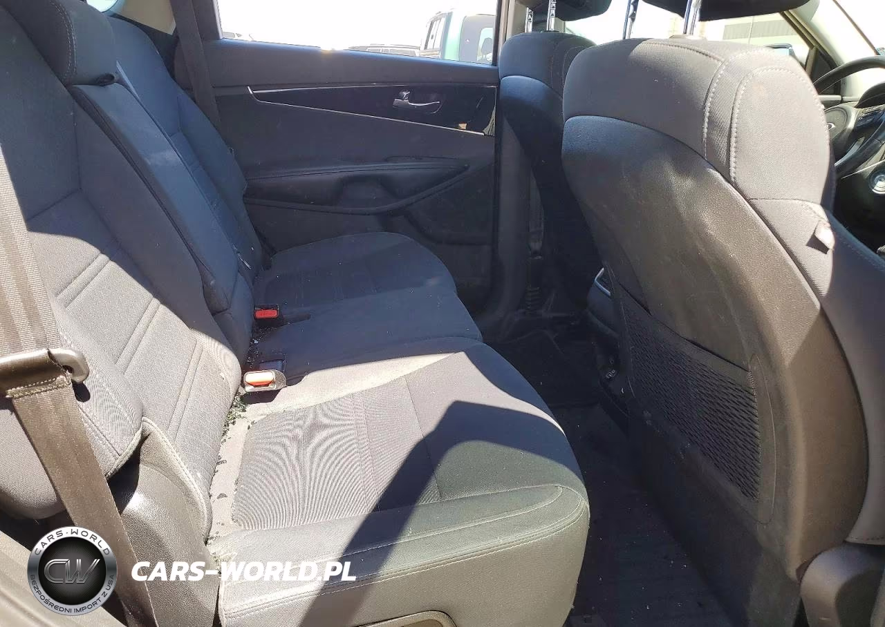 2017 Kia Sorento Lx VIN:5XYPG4A38HG215612 - 11