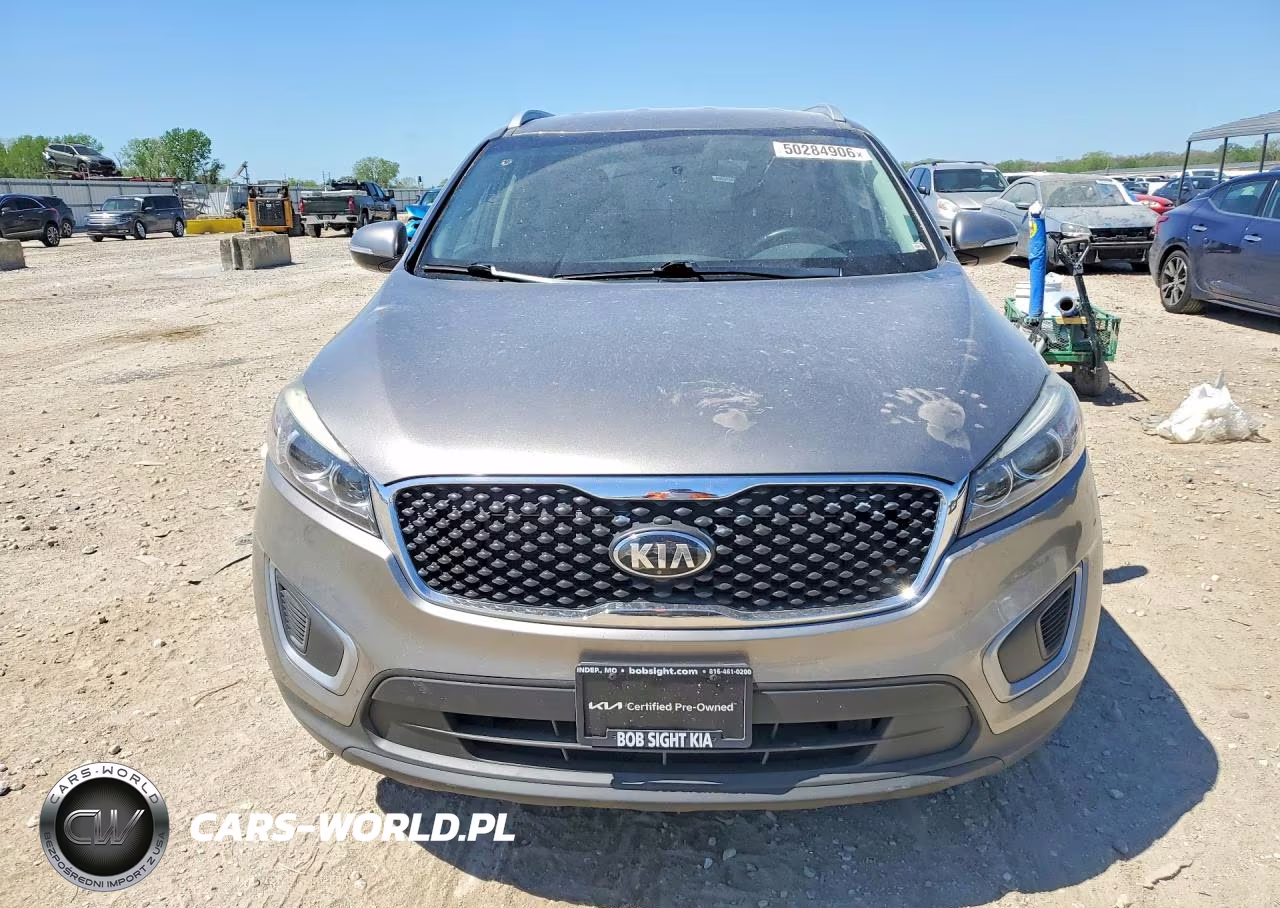 2017 Kia Sorento Lx VIN:5XYPG4A38HG215612 - 5