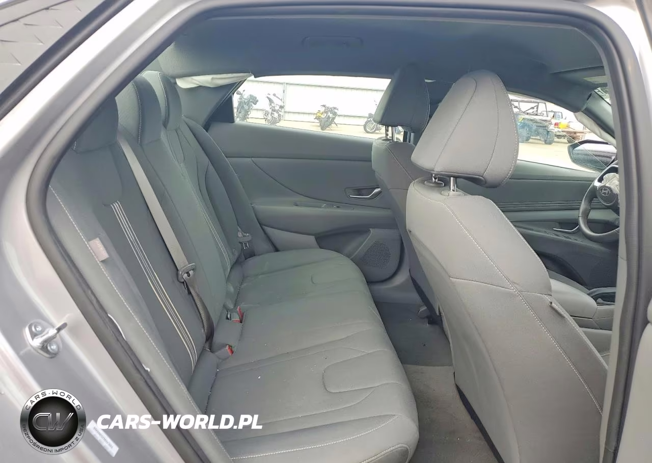 2025 Hyundai Elantra Sel Sport VIN:KMHLM4DG2SU066069 - 10