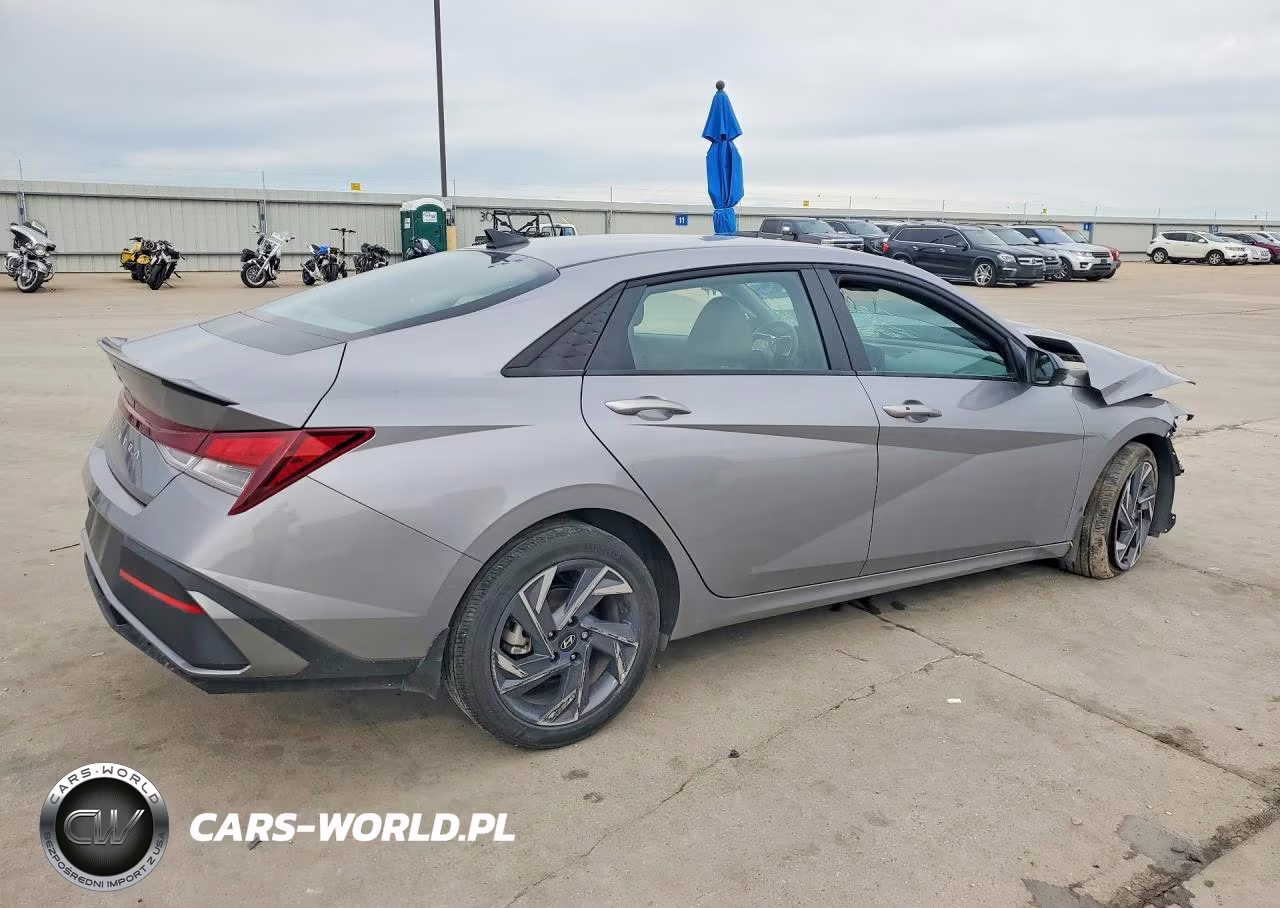 2025 Hyundai Elantra Sel Sport VIN:KMHLM4DG2SU066069 - 3