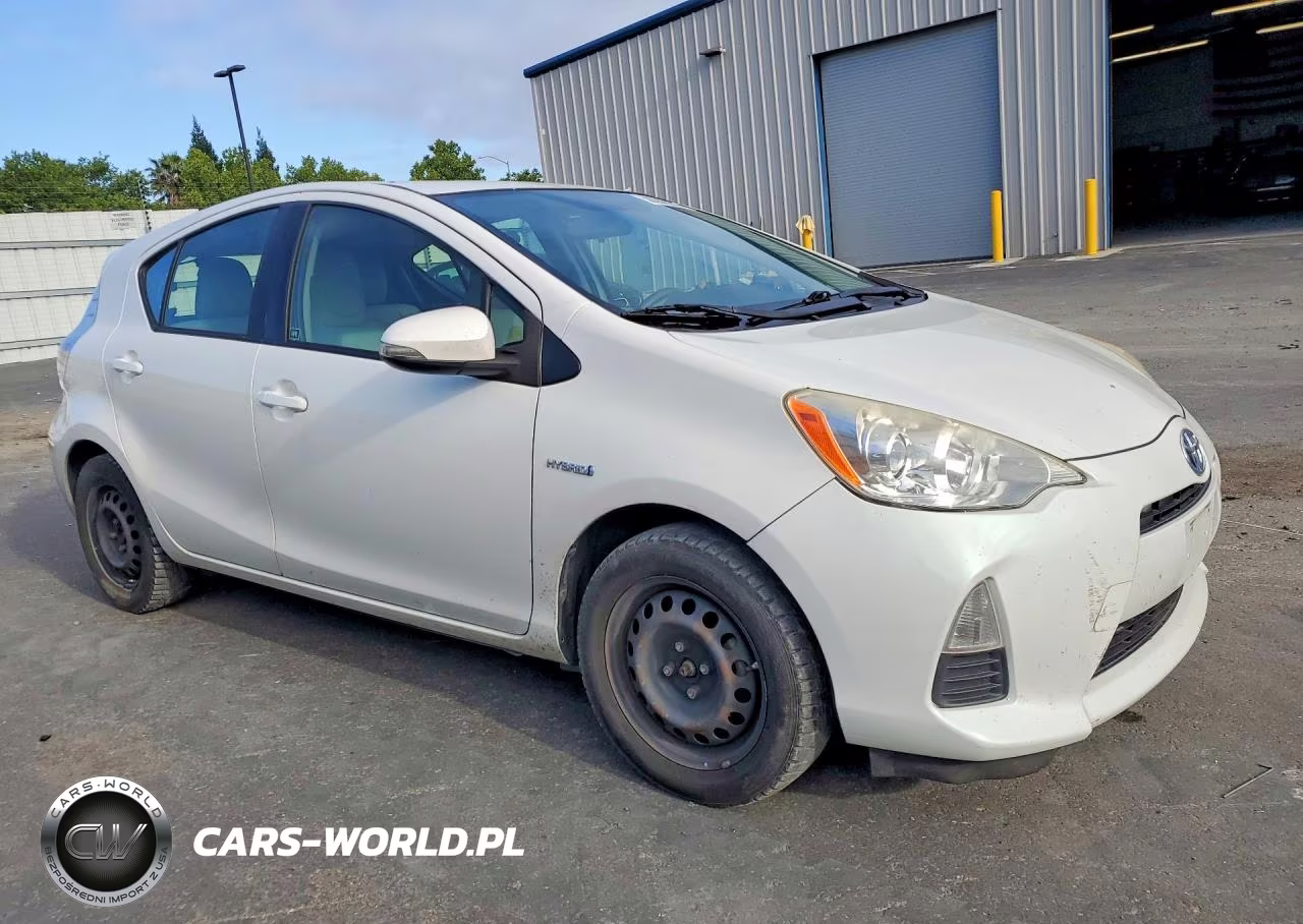 2014 Toyota Prius C One VIN:JTDKDTB31E1562223 - 4
