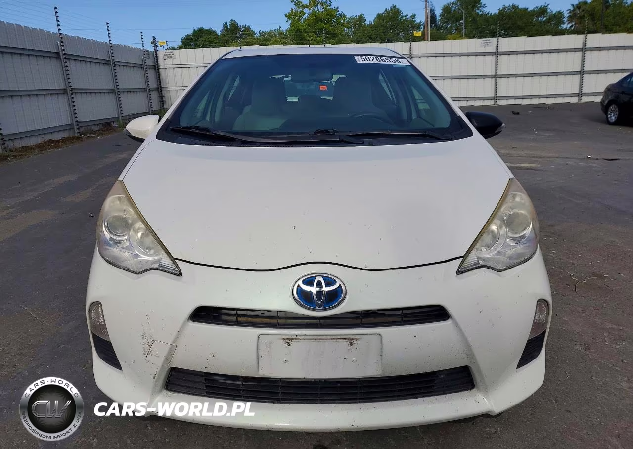 2014 Toyota Prius C One VIN:JTDKDTB31E1562223 - 5