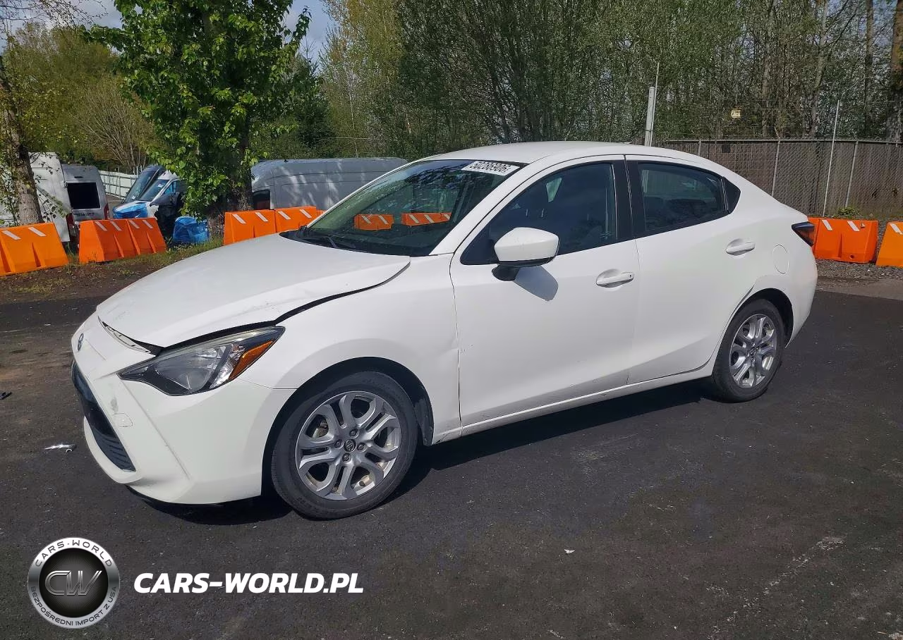 2017 Toyota Yaris Ia Base