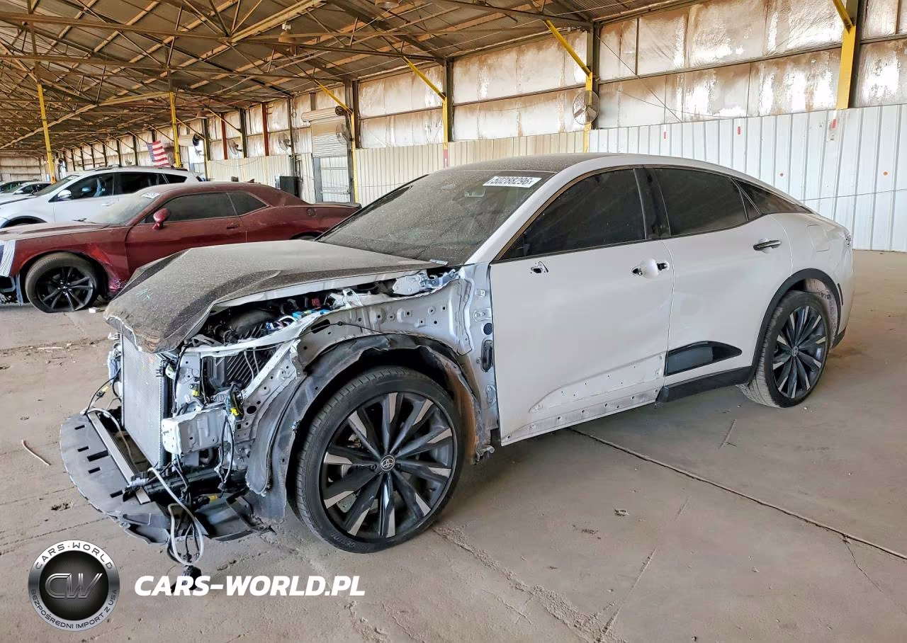 2024 Toyota Crown Platinum
