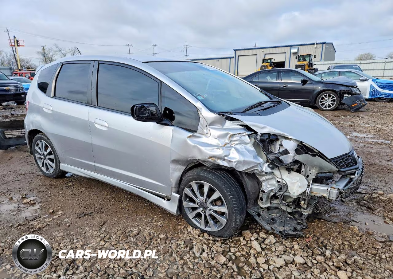 2012 Honda Fit Sport VIN:JHMGE8H53CS005635 - 4