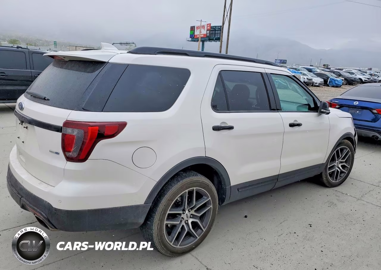 2017 Ford Explorer Sport VIN:1FM5K8GT4HGE37903 - 3
