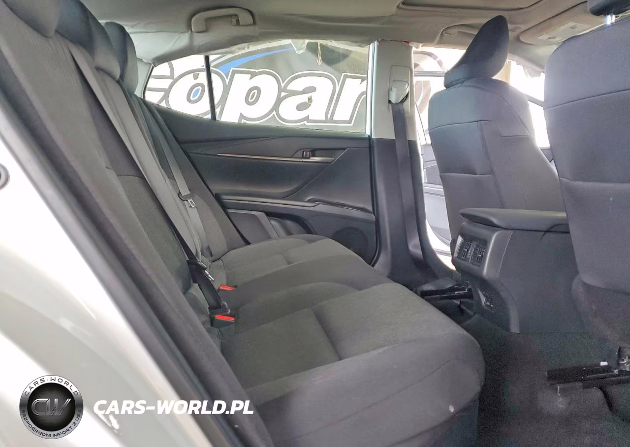 2025 Toyota Camry Le VIN:4T1DAACK0SU624826 - 10