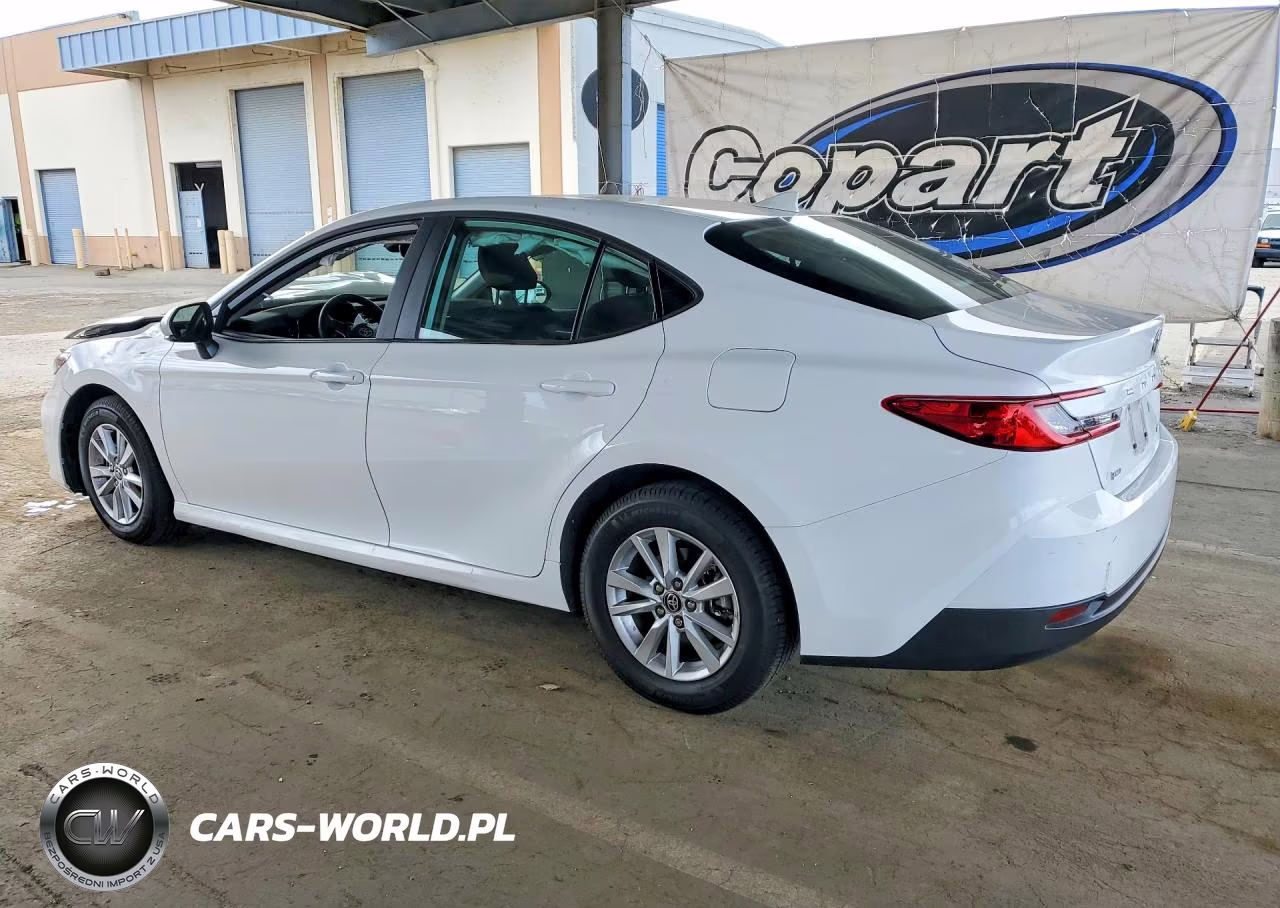 2025 Toyota Camry Le VIN:4T1DAACK0SU624826 - 2