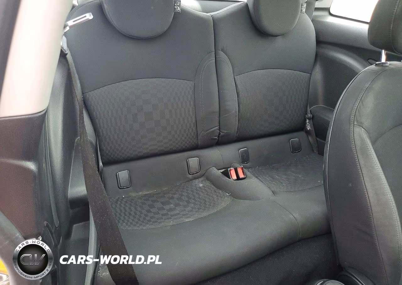 2007 Mini Cooper S VIN:WMWMF735X7TL89509 - 10